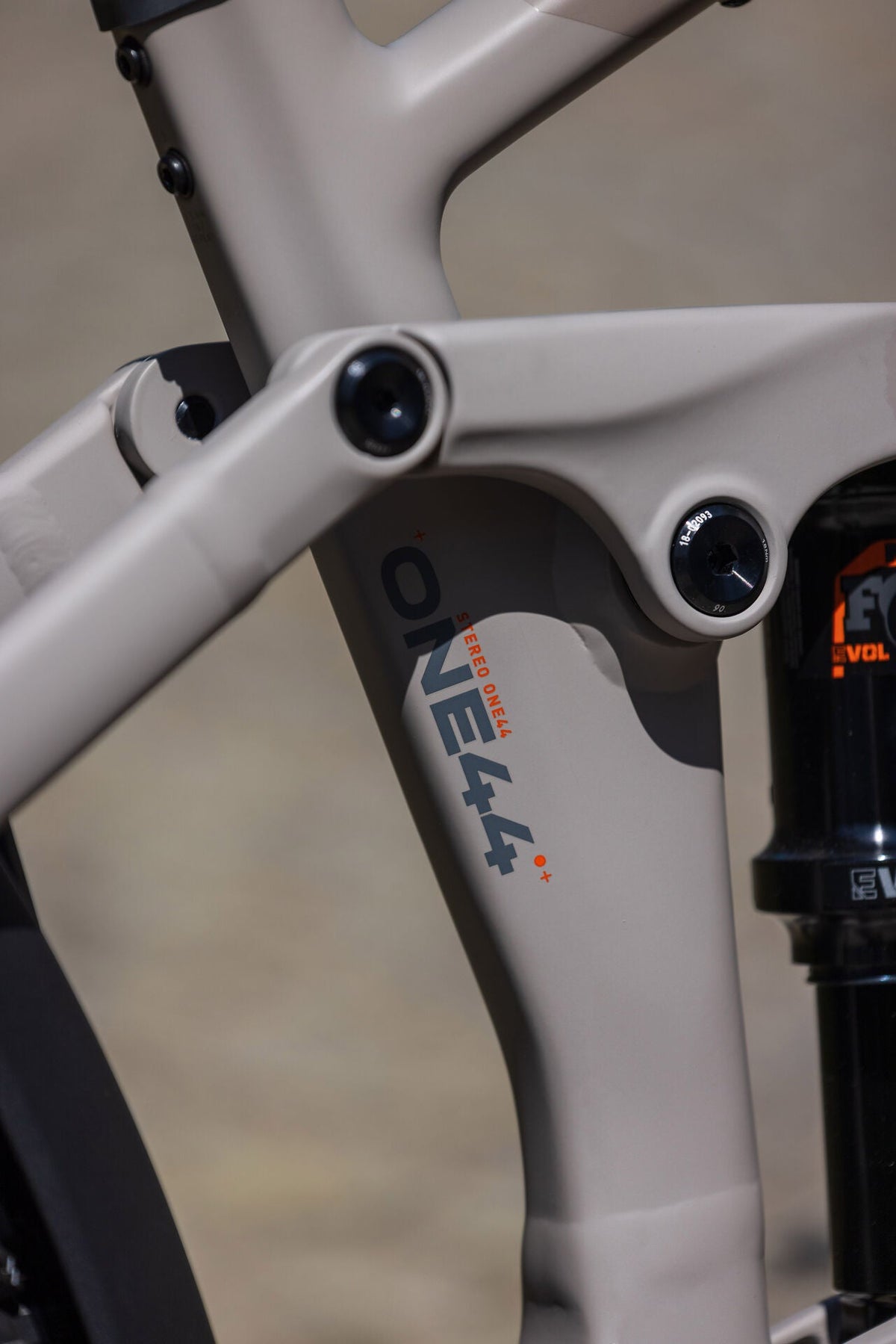 Cube Stereo Hybrid ONE44 SLX 800 FE oatgrey´n´grey 2027 – E-Mountainbike Fully – Detailansicht 6