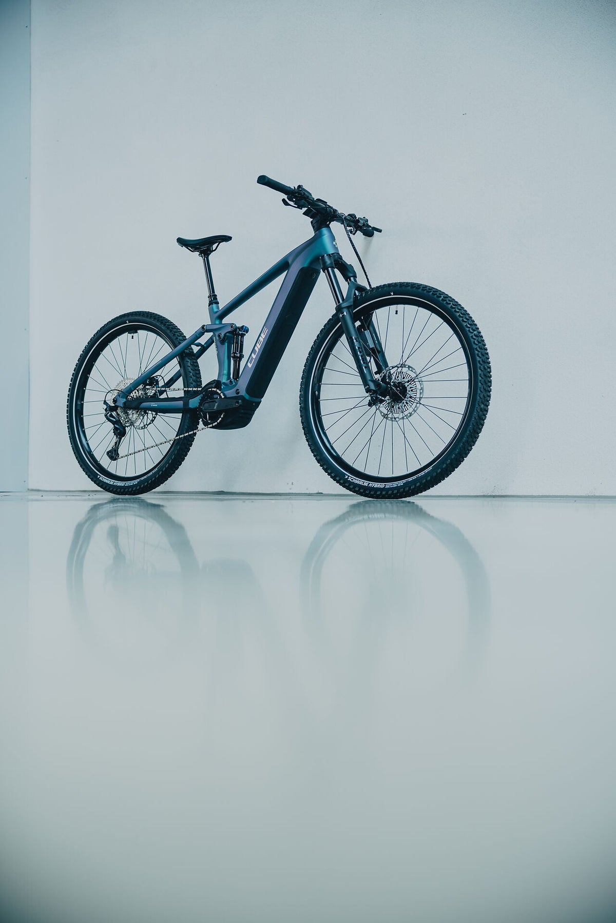 Cube Stereo Hybrid ONE44 SLX 800 smaragdgrey´n´chrome 2027 – E-Mountainbike Fully – Seitenansicht 3
