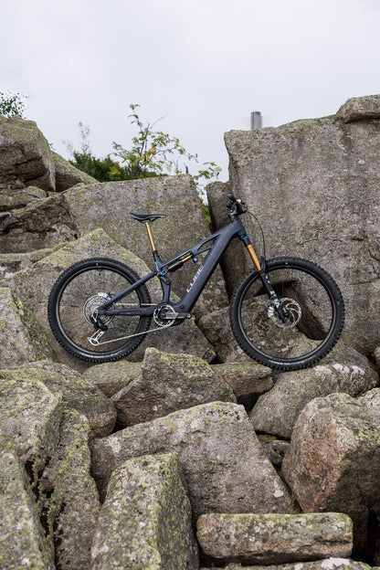 Cube Stereo Hybrid ONE77 HPC SLT 800 bluegalaxy´n´grey 2027 – E-Mountainbike Fully – Seitenansicht 1