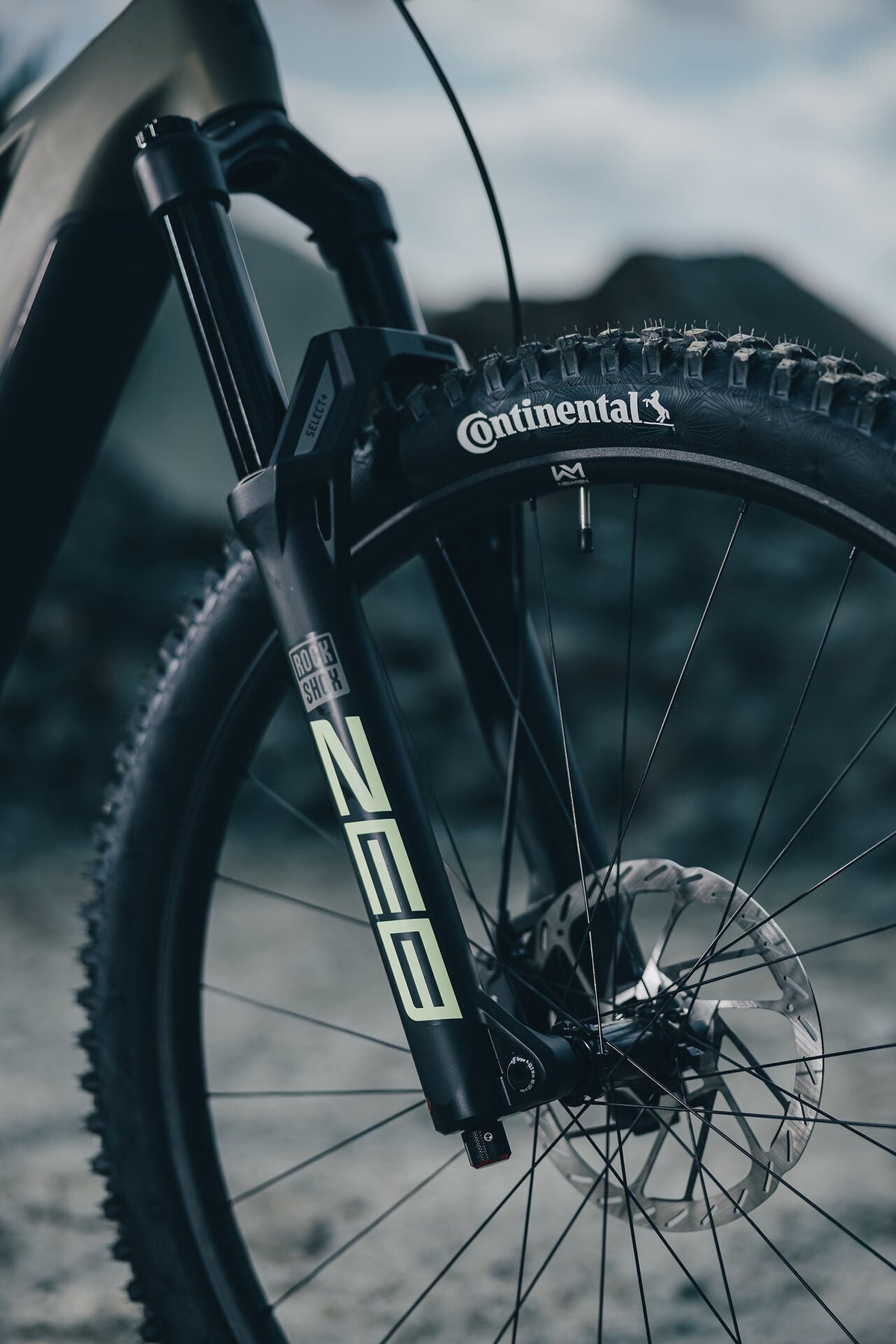 Cube Stereo Hybrid ONE77 HPC TM 800 reedgreen´n´gills 2027 – E-Mountainbike Fully – Detailansicht 2