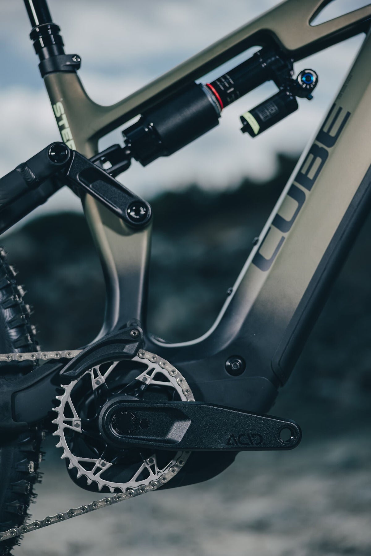 Cube Stereo Hybrid ONE77 HPC TM 800 reedgreen´n´gills 2027 – E-Mountainbike Fully – Detailansicht 5